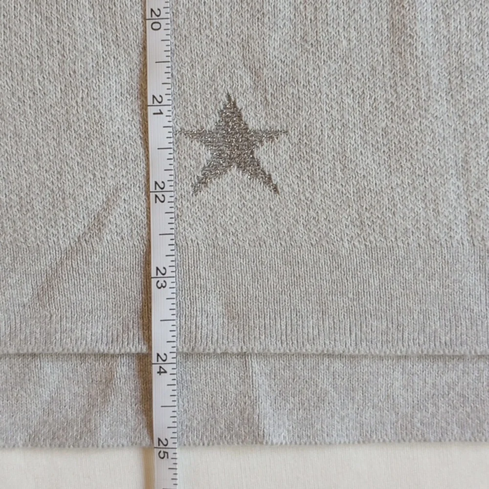 NWT Old Navy Fine Knit Cotton Sweater M Long Sleeve Crewneck Gray Silver Stars - Picture 6 of 6